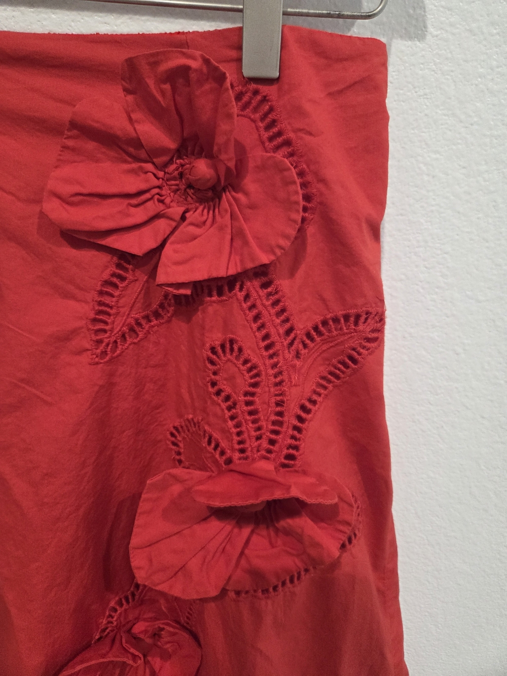 Anthropologie Maeve Red Floral Appliqué Midi Skirt XS  NWT - Picture 7 of 12